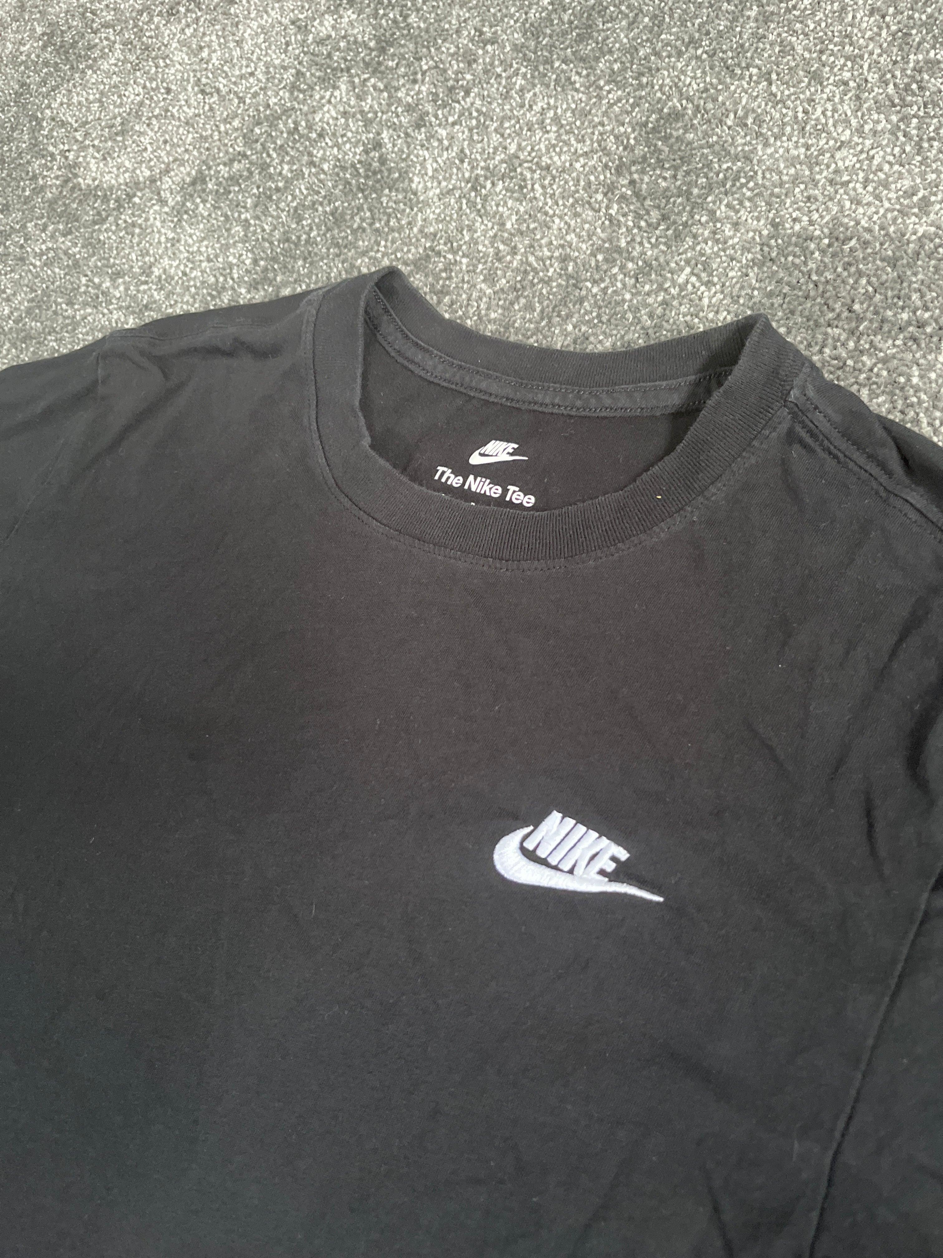 Men's Nike Club Tee
